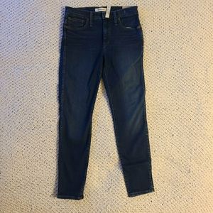 Madewell 10" High Rise Jeans in Hayes Wash